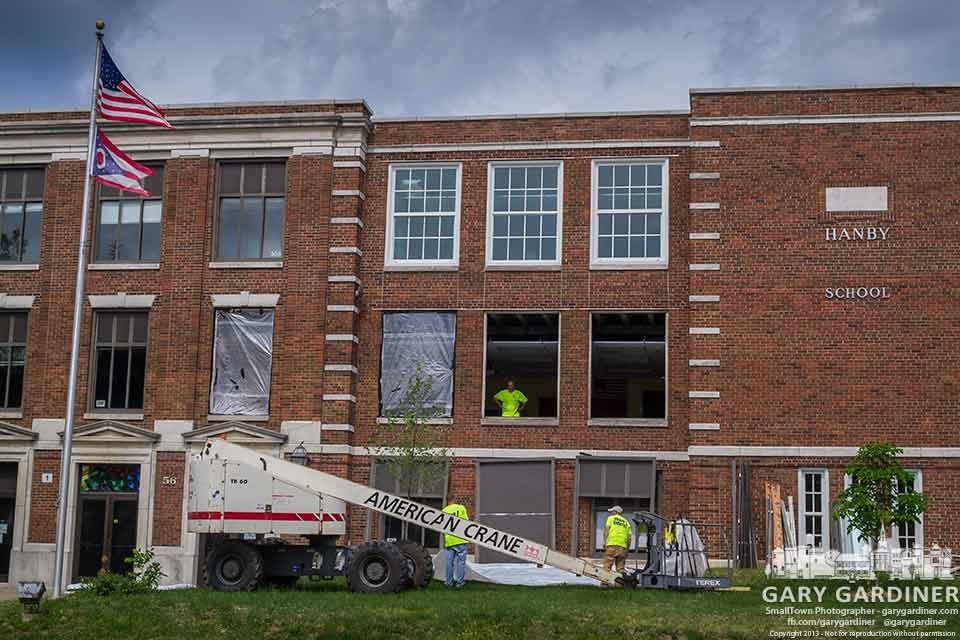 Hanby Elementary gets new windows